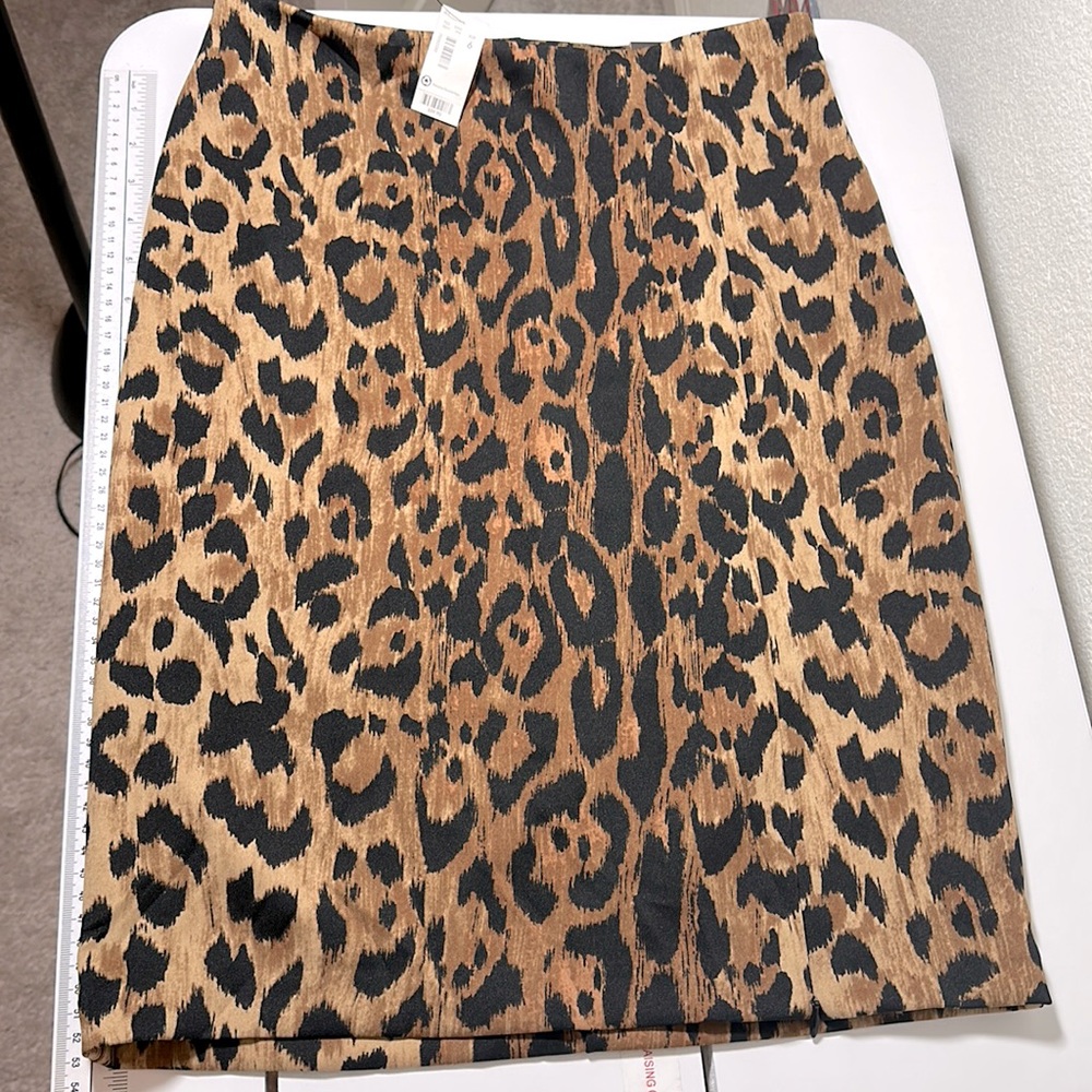 The limited women’s leopard print pencil skirt size 6 black brown and tan